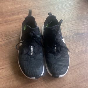 Black nike free runs